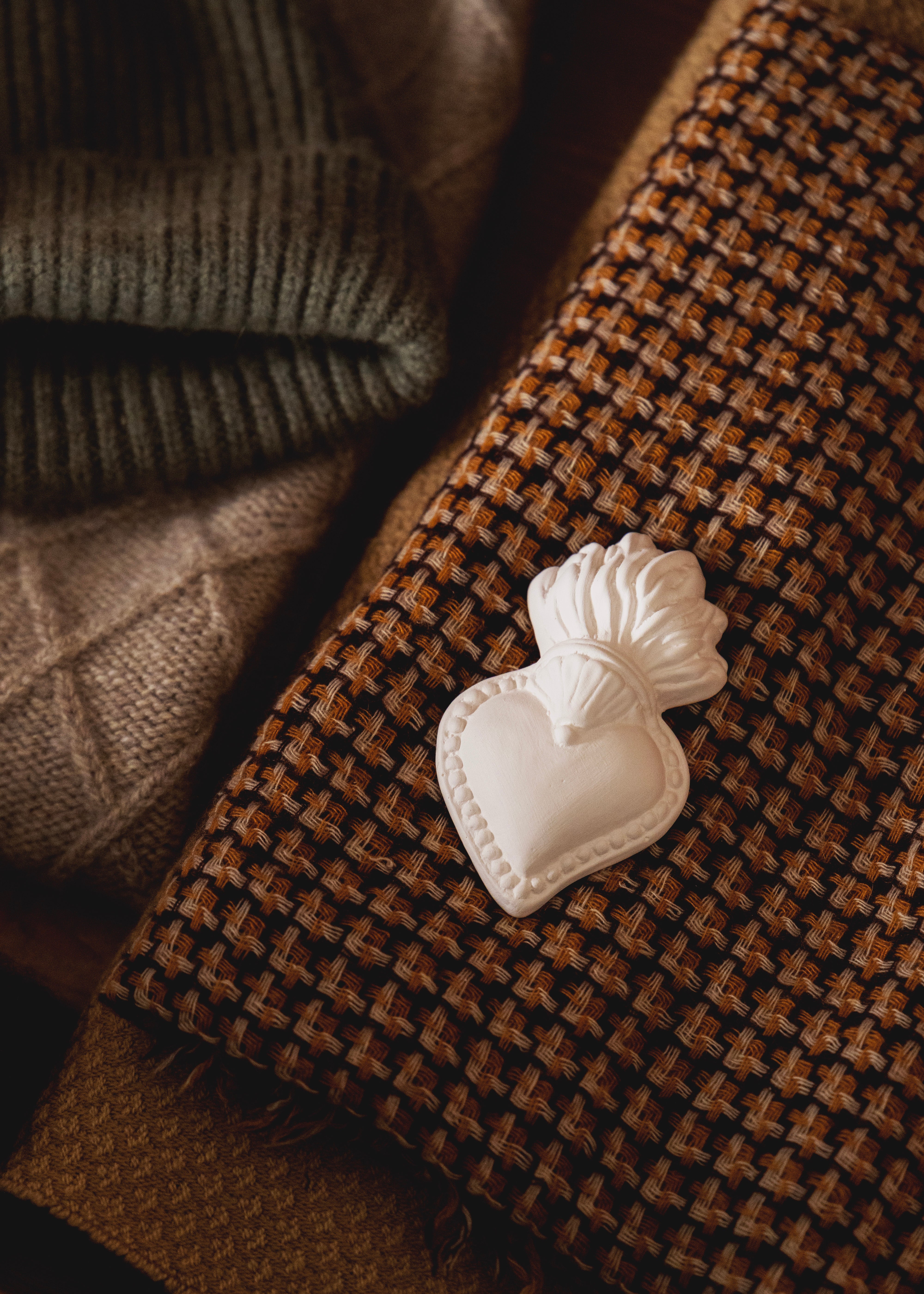 Sculpture à parfumer Ex Voto et son concentré de parfum