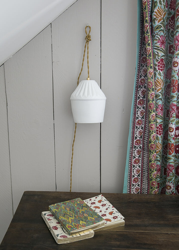 Siam white porcelain portable lamp