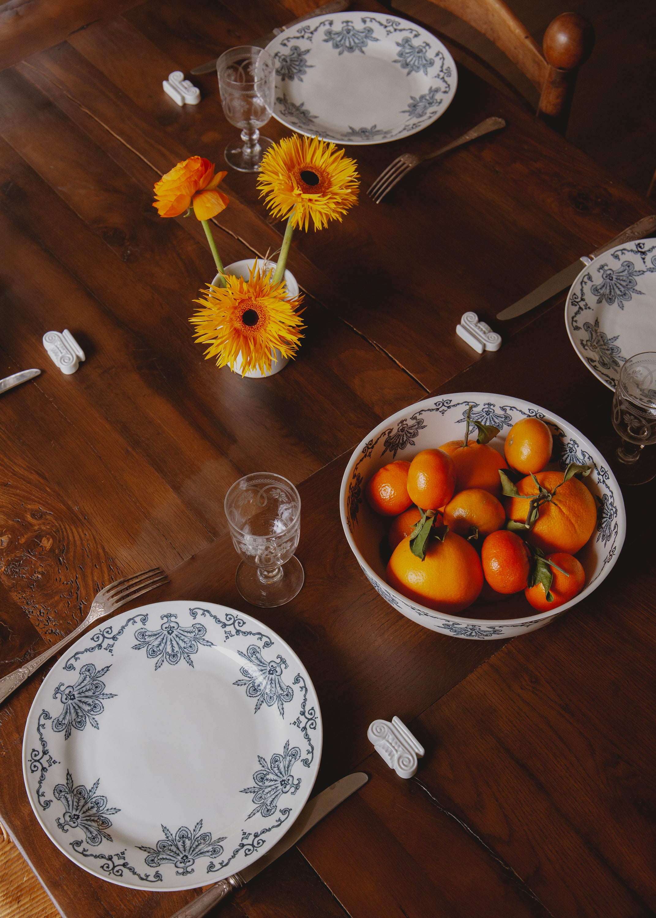 Plume white porcelain dinner plate