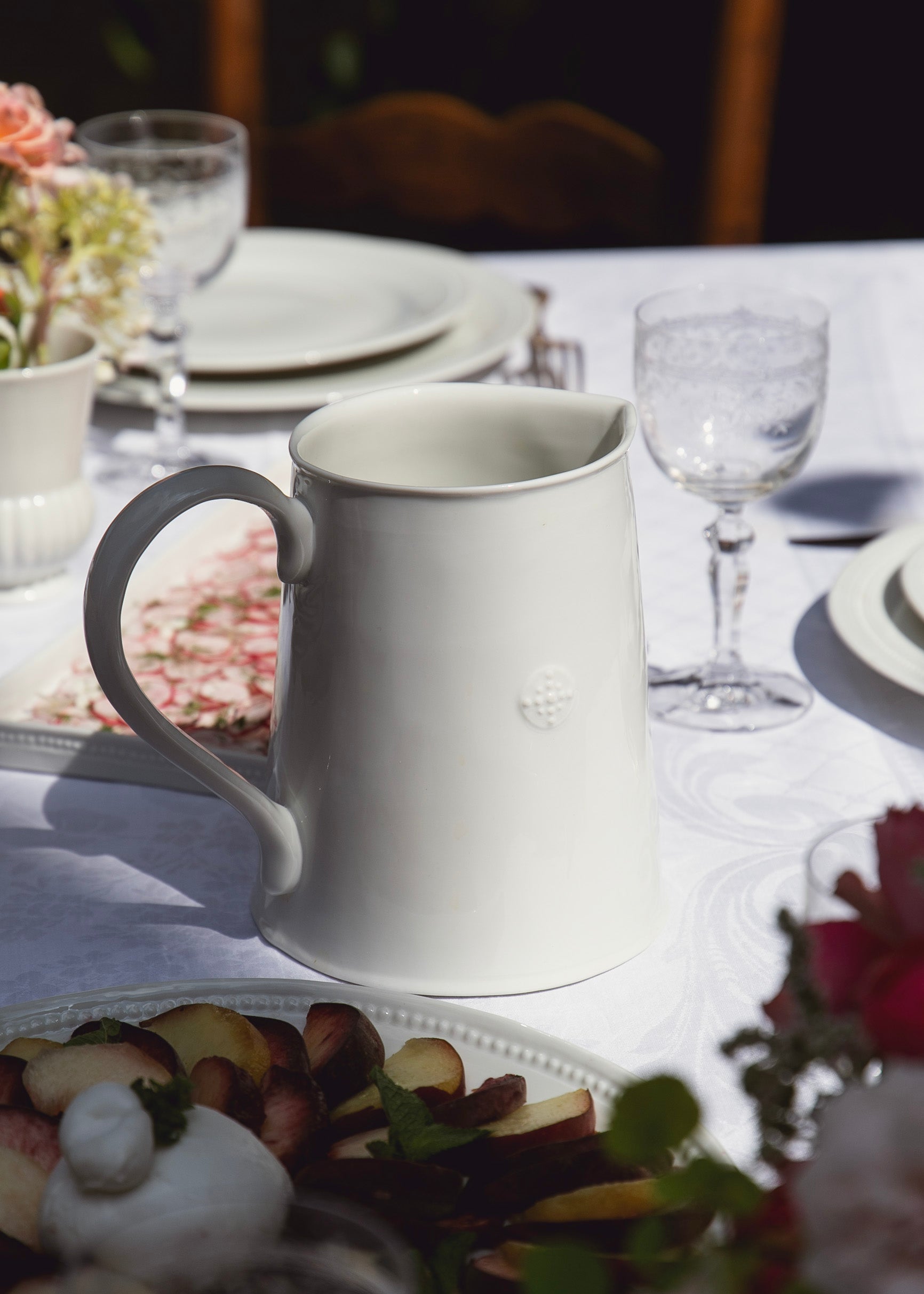 Grand pichet Orion en porcelaine blanche