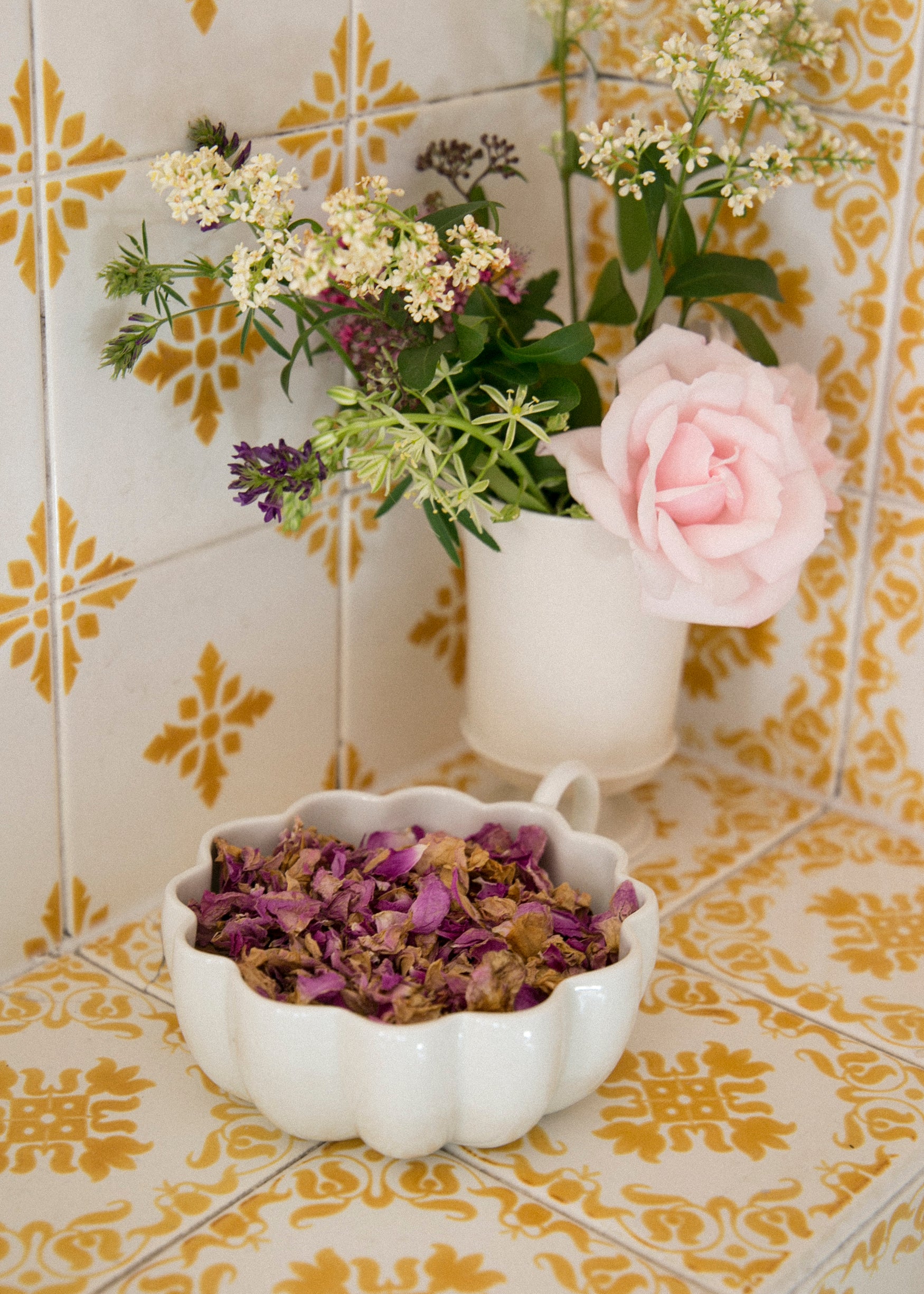 Venus broth cup in white porcelain
