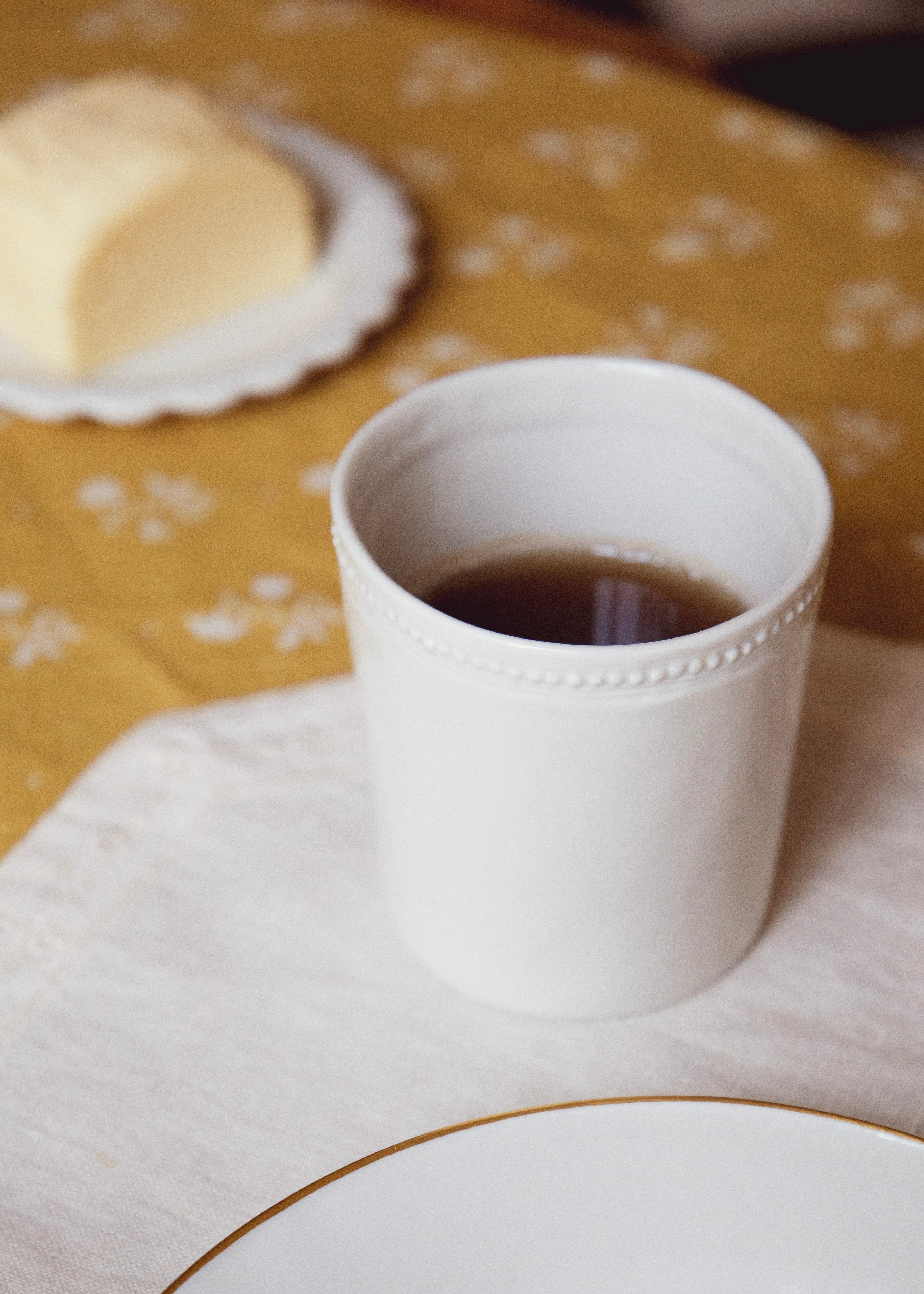 Louis XVI coffee tumbler in white porcelain