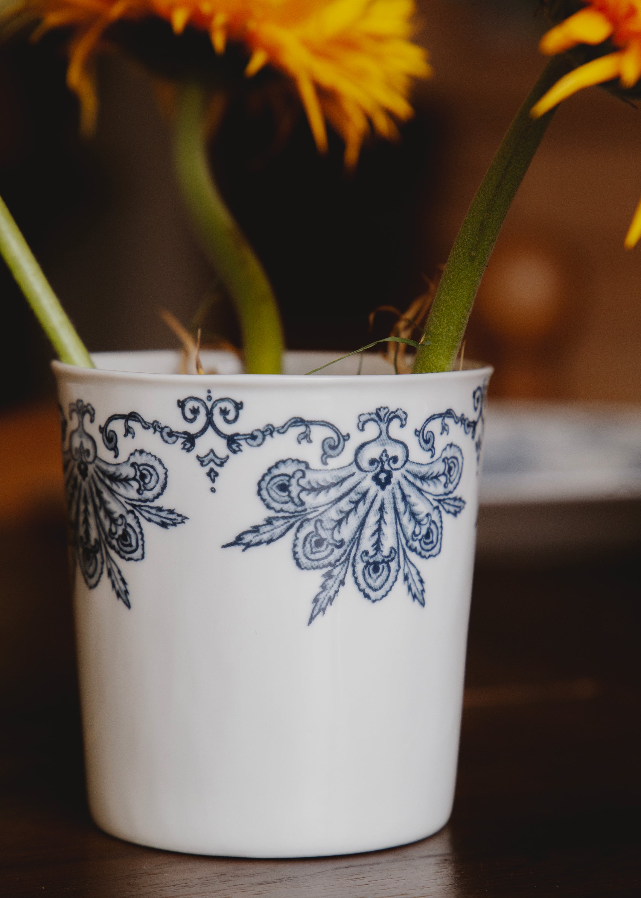 Plume white porcelain latte tumbler