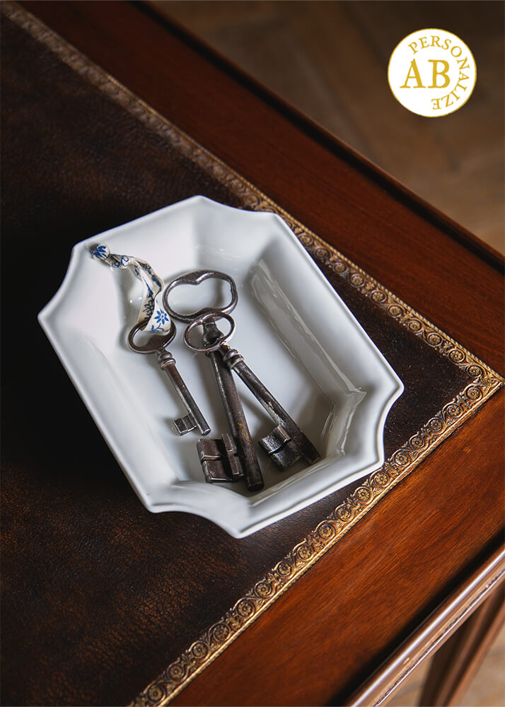 Napoleon pin tray in white porcelain