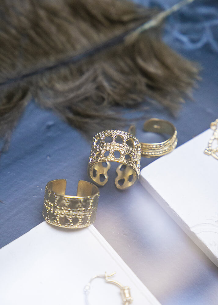 Silver-gilt ring Lace