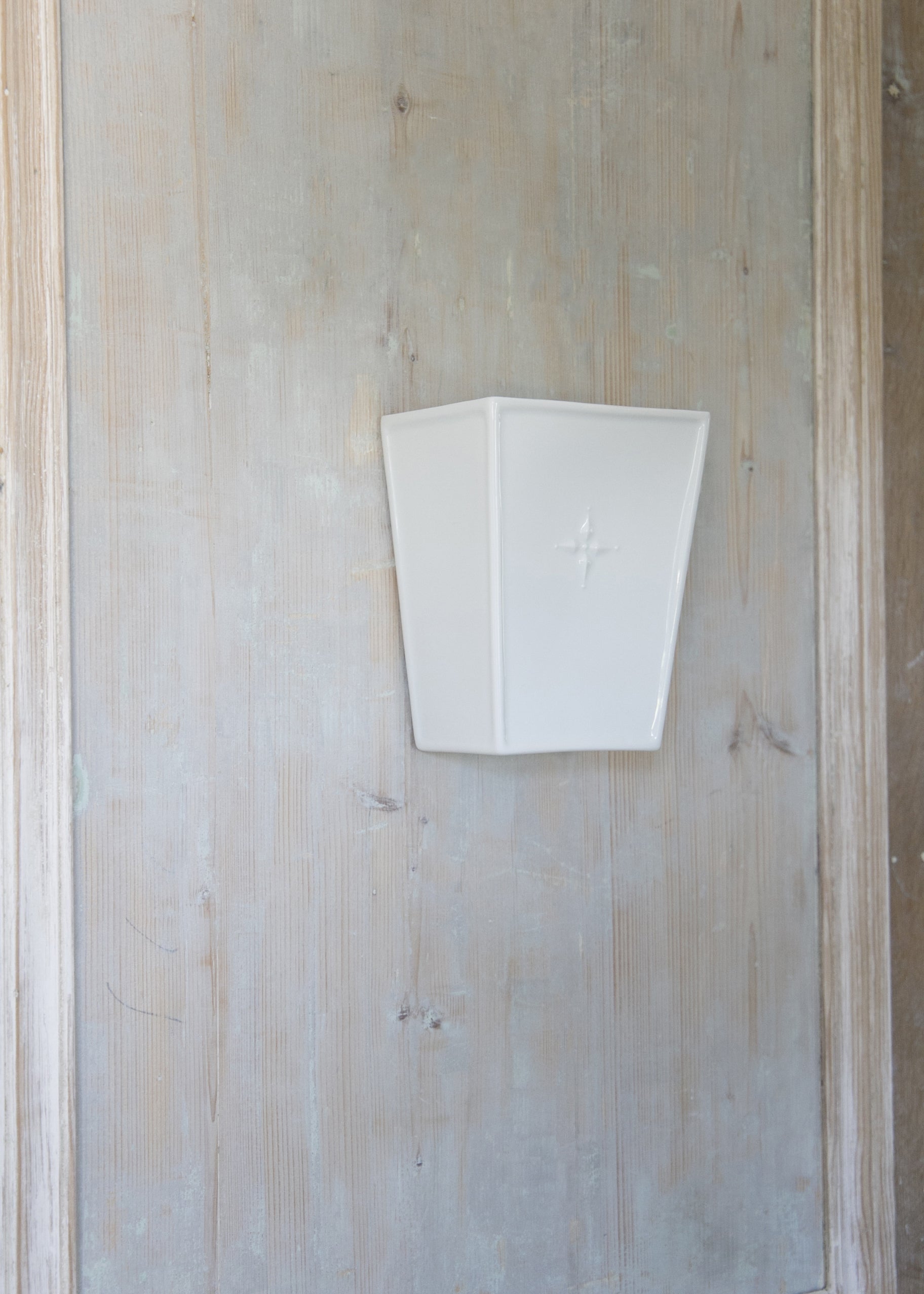 Lutèce white porcelain wall light