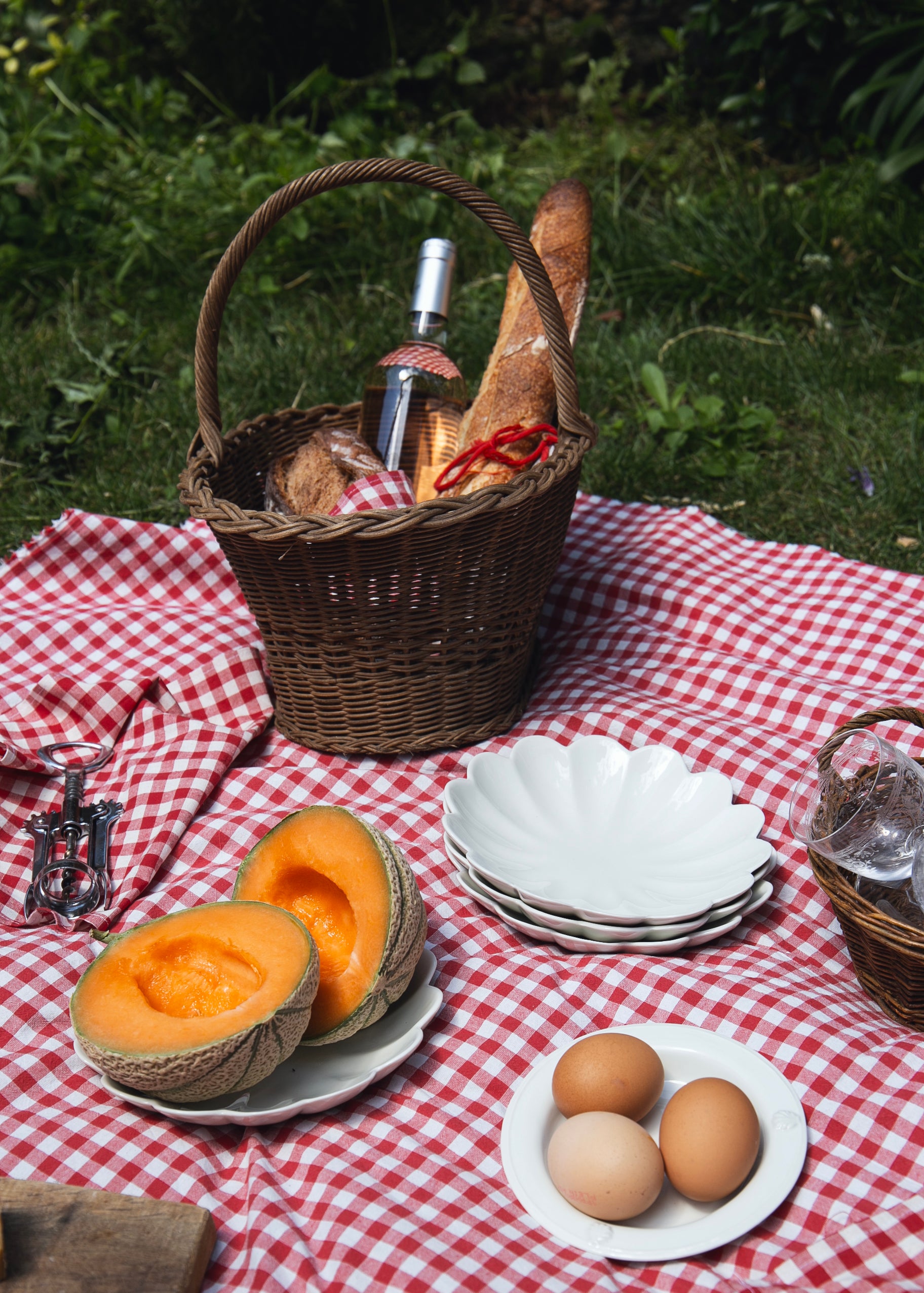 Assiette creuse à dessert Vénus en porcelaine blanche