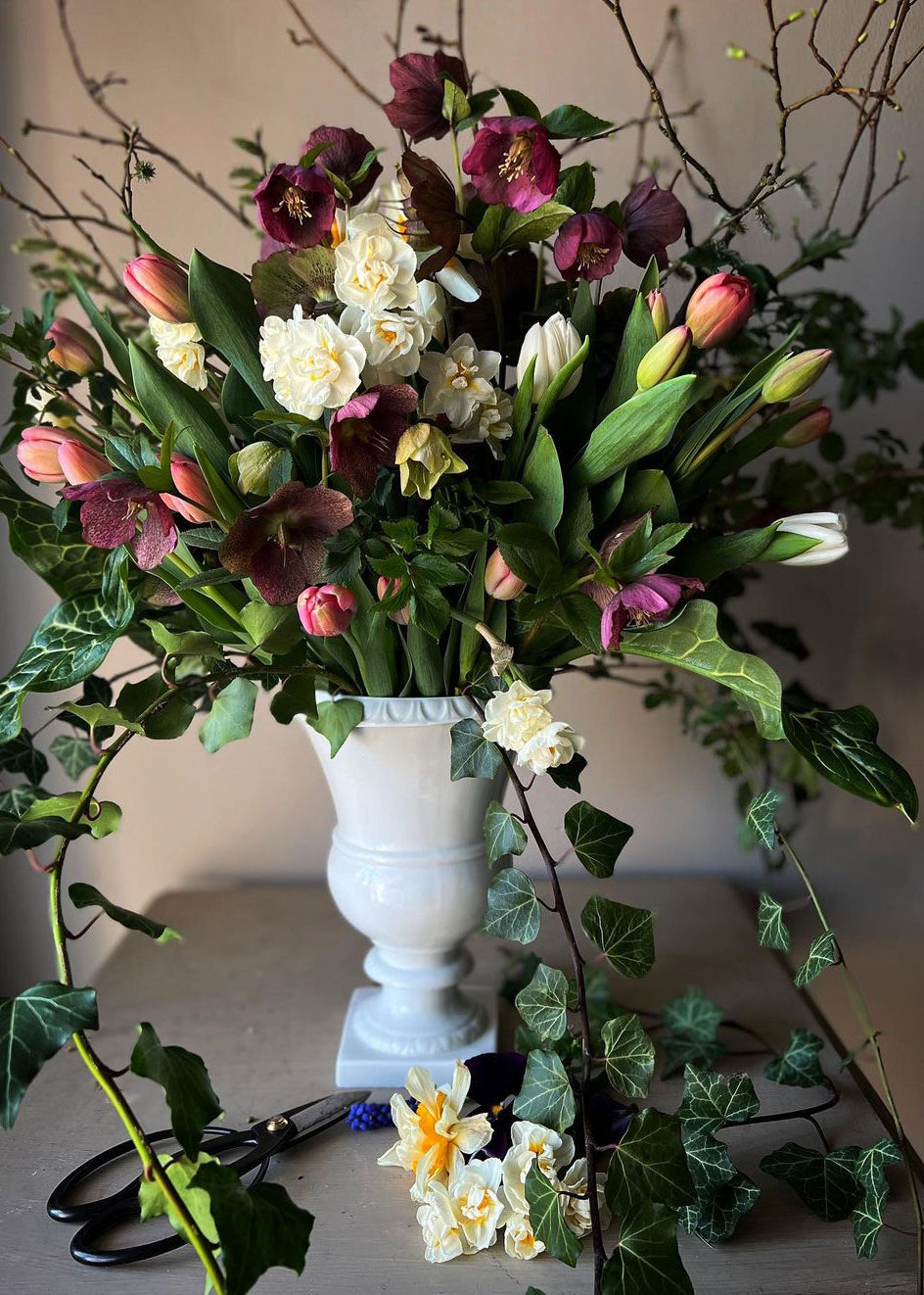 White porcelain Médicis vase